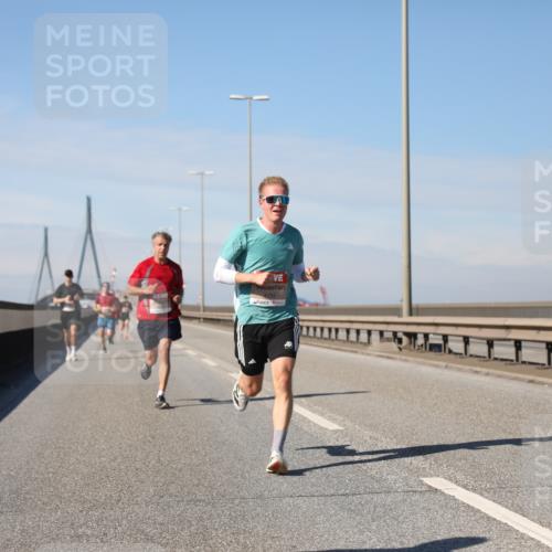 03.10.2025 - Köhlbrandbrückenlauf Yannick Fuchs http://msf.ph/oto/9184061 03.10.2025 11:39:10 Position 3  meine-sportfotos.de