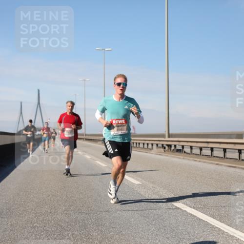 03.10.2025 - Köhlbrandbrückenlauf Yannick Fuchs http://msf.ph/oto/9184062 03.10.2025 11:39:10 Position 3 4155 meine-sportfotos.de