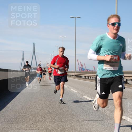 03.10.2025 - Köhlbrandbrückenlauf Yannick Fuchs http://msf.ph/oto/9184064 03.10.2025 11:39:10 Position 3 4155 meine-sportfotos.de