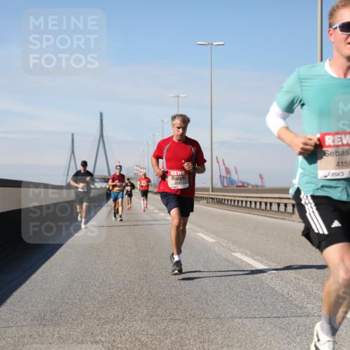 03.10.2025 - Köhlbrandbrückenlauf Yannick Fuchs http://msf.ph/oto/9184065 03.10.2025 11:39:11 Position 3 4142, 4155 meine-sportfotos.de