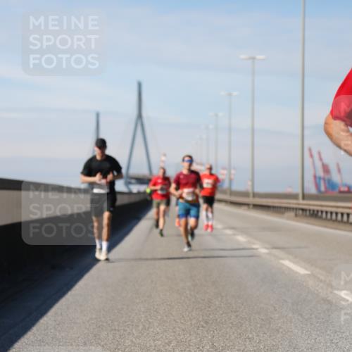 03.10.2025 - Köhlbrandbrückenlauf Yannick Fuchs http://msf.ph/oto/9184071 03.10.2025 11:39:12 Position 3 4142 meine-sportfotos.de