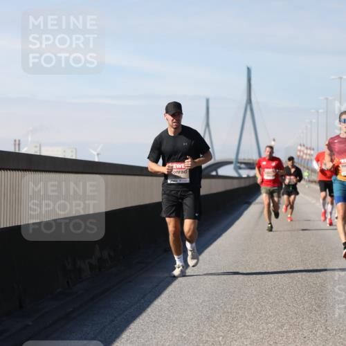 03.10.2025 - Köhlbrandbrückenlauf Yannick Fuchs http://msf.ph/oto/9184079 03.10.2025 11:39:14 Position 3  meine-sportfotos.de