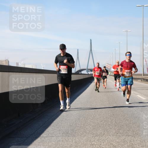 03.10.2025 - Köhlbrandbrückenlauf Yannick Fuchs http://msf.ph/oto/9184081 03.10.2025 11:39:14 Position 3 089 meine-sportfotos.de