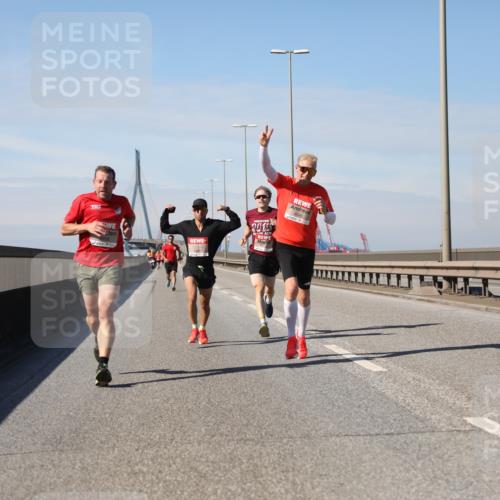 03.10.2025 - Köhlbrandbrückenlauf Yannick Fuchs http://msf.ph/oto/9184094 03.10.2025 11:39:17 Position 3 2015 meine-sportfotos.de