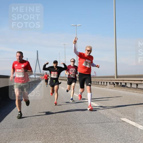 03.10.2025 - Köhlbrandbrückenlauf Yannick Fuchs http://msf.ph/oto/9184096 03.10.2025 11:39:18 Position 3 6656 meine-sportfotos.de