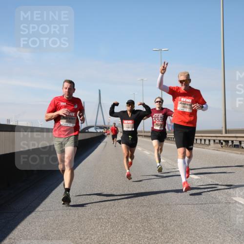 03.10.2025 - Köhlbrandbrückenlauf Yannick Fuchs http://msf.ph/oto/9184097 03.10.2025 11:39:18 Position 3 2015, 4040 meine-sportfotos.de