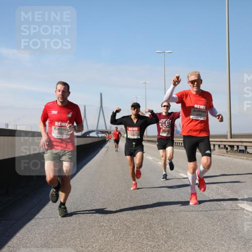 03.10.2025 - Köhlbrandbrückenlauf Yannick Fuchs http://msf.ph/oto/9184098 03.10.2025 11:39:18 Position 3 4040 meine-sportfotos.de
