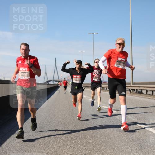 03.10.2025 - Köhlbrandbrückenlauf Yannick Fuchs http://msf.ph/oto/9184099 03.10.2025 11:39:18 Position 3 6656, 4040 meine-sportfotos.de
