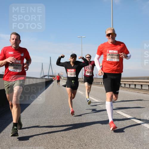 03.10.2025 - Köhlbrandbrückenlauf Yannick Fuchs http://msf.ph/oto/9184101 03.10.2025 11:39:19 Position 3 6656, 6804, 4040 meine-sportfotos.de