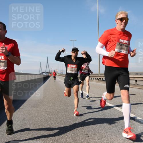 03.10.2025 - Köhlbrandbrückenlauf Yannick Fuchs http://msf.ph/oto/9184103 03.10.2025 11:39:19 Position 3 15, 6656, 6804, 4040 meine-sportfotos.de