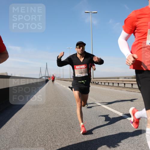 03.10.2025 - Köhlbrandbrückenlauf Yannick Fuchs http://msf.ph/oto/9184105 03.10.2025 11:39:19 Position 3 6656, 6804, 4040 meine-sportfotos.de