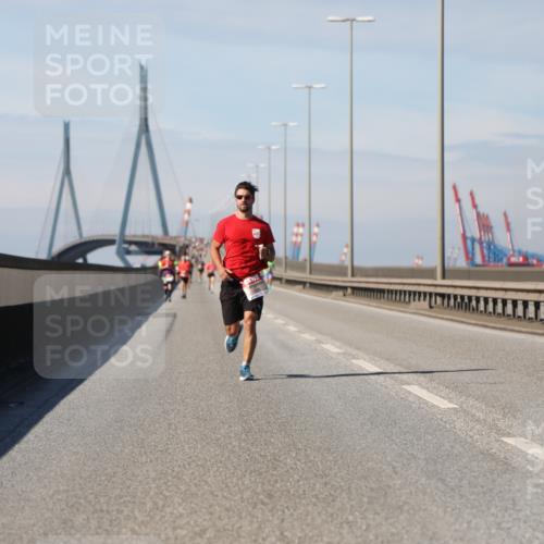 03.10.2025 - Köhlbrandbrückenlauf Yannick Fuchs http://msf.ph/oto/9184112 03.10.2025 11:39:22 Position 3  meine-sportfotos.de