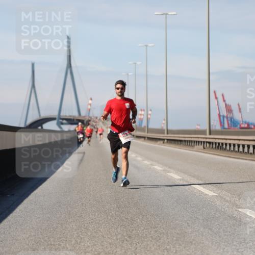 03.10.2025 - Köhlbrandbrückenlauf Yannick Fuchs http://msf.ph/oto/9184114 03.10.2025 11:39:23 Position 3  meine-sportfotos.de