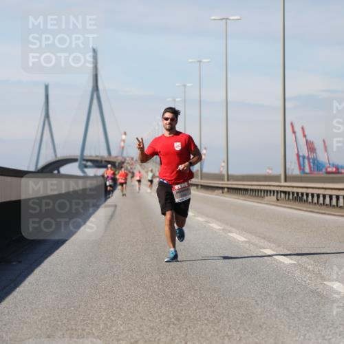03.10.2025 - Köhlbrandbrückenlauf Yannick Fuchs http://msf.ph/oto/9184116 03.10.2025 11:39:23 Position 3  meine-sportfotos.de