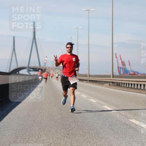 03.10.2025 - Köhlbrandbrückenlauf Yannick Fuchs http://msf.ph/oto/9184117 03.10.2025 11:39:23 Position 3 4088 meine-sportfotos.de