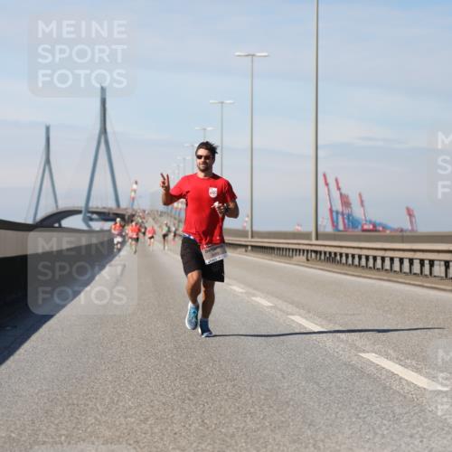 03.10.2025 - Köhlbrandbrückenlauf Yannick Fuchs http://msf.ph/oto/9184118 03.10.2025 11:39:24 Position 3  meine-sportfotos.de