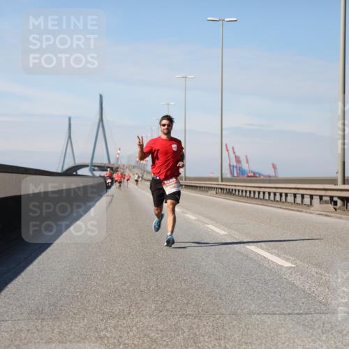 03.10.2025 - Köhlbrandbrückenlauf Yannick Fuchs http://msf.ph/oto/9184120 03.10.2025 11:39:24 Position 3  meine-sportfotos.de