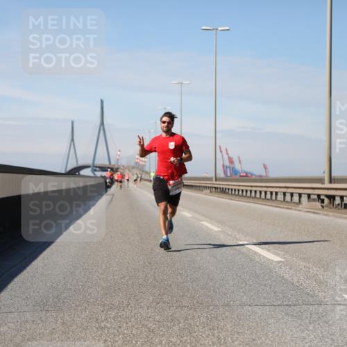 03.10.2025 - Köhlbrandbrückenlauf Yannick Fuchs http://msf.ph/oto/9184122 03.10.2025 11:39:24 Position 3  meine-sportfotos.de