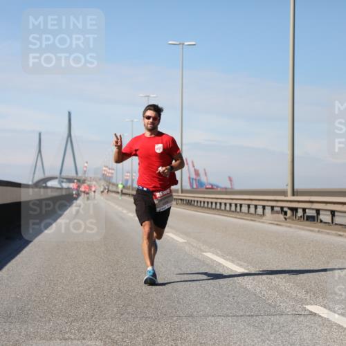 03.10.2025 - Köhlbrandbrückenlauf Yannick Fuchs http://msf.ph/oto/9184126 03.10.2025 11:39:25 Position 3  meine-sportfotos.de