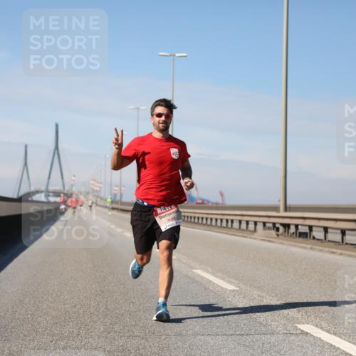 03.10.2025 - Köhlbrandbrückenlauf Yannick Fuchs http://msf.ph/oto/9184128 03.10.2025 11:39:25 Position 3 4088 meine-sportfotos.de