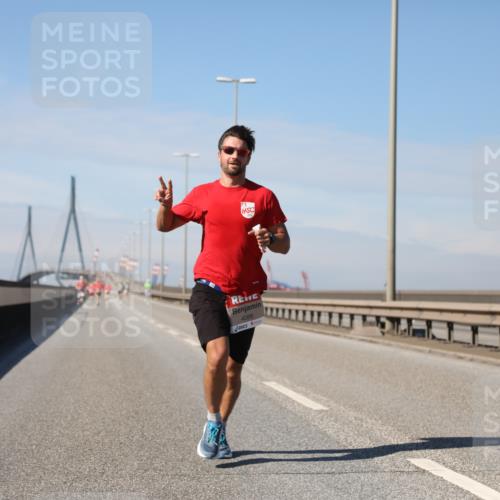 03.10.2025 - Köhlbrandbrückenlauf Yannick Fuchs http://msf.ph/oto/9184129 03.10.2025 11:39:26 Position 3 4088 meine-sportfotos.de