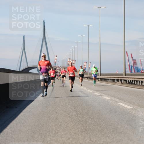 03.10.2025 - Köhlbrandbrückenlauf Yannick Fuchs http://msf.ph/oto/9184138 03.10.2025 11:39:36 Position 3  meine-sportfotos.de