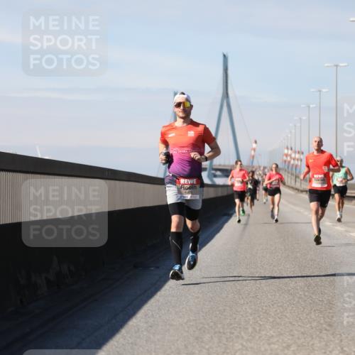 03.10.2025 - Köhlbrandbrückenlauf Yannick Fuchs http://msf.ph/oto/9184147 03.10.2025 11:39:39 Position 3 4029 meine-sportfotos.de