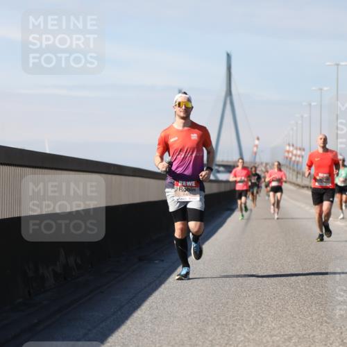 03.10.2025 - Köhlbrandbrückenlauf Yannick Fuchs http://msf.ph/oto/9184148 03.10.2025 11:39:39 Position 3 4029 meine-sportfotos.de