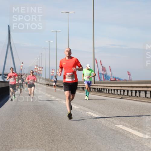 03.10.2025 - Köhlbrandbrückenlauf Yannick Fuchs http://msf.ph/oto/9184156 03.10.2025 11:39:41 Position 3 5765 meine-sportfotos.de
