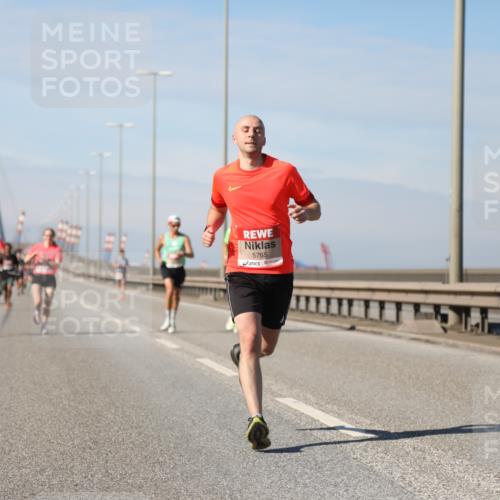 03.10.2025 - Köhlbrandbrückenlauf Yannick Fuchs http://msf.ph/oto/9184159 03.10.2025 11:39:42 Position 3 5765 meine-sportfotos.de