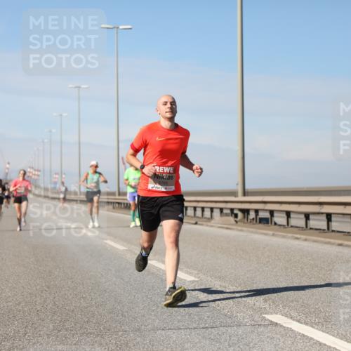 03.10.2025 - Köhlbrandbrückenlauf Yannick Fuchs http://msf.ph/oto/9184161 03.10.2025 11:39:43 Position 3 5765 meine-sportfotos.de