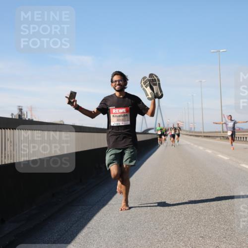03.10.2025 - Köhlbrandbrückenlauf Yannick Fuchs http://msf.ph/oto/9184200 03.10.2025 11:39:52 Position 3  meine-sportfotos.de