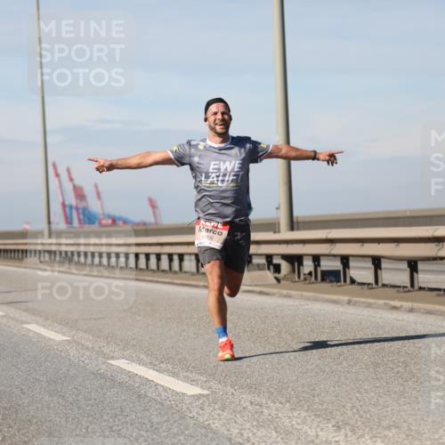 03.10.2025 - Köhlbrandbrückenlauf Yannick Fuchs http://msf.ph/oto/9184211 03.10.2025 11:39:55 Position 3 5002 meine-sportfotos.de