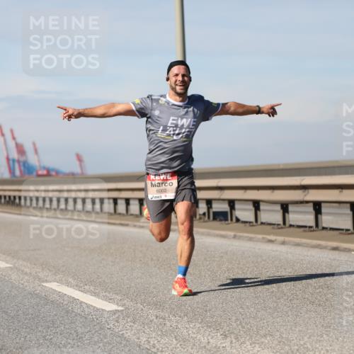 03.10.2025 - Köhlbrandbrückenlauf Yannick Fuchs http://msf.ph/oto/9184213 03.10.2025 11:39:55 Position 3 6002 meine-sportfotos.de