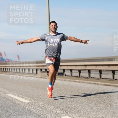 03.10.2025 - Köhlbrandbrückenlauf Yannick Fuchs http://msf.ph/oto/9184214 03.10.2025 11:39:55 Position 3 6002 meine-sportfotos.de