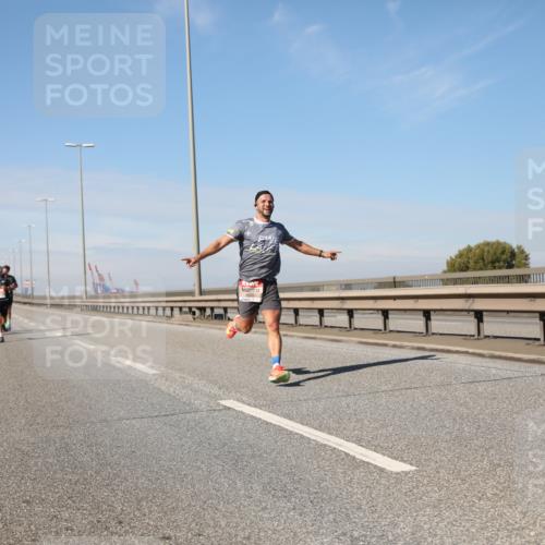 03.10.2025 - Köhlbrandbrückenlauf Yannick Fuchs http://msf.ph/oto/9184216 03.10.2025 11:39:56 Position 3  meine-sportfotos.de