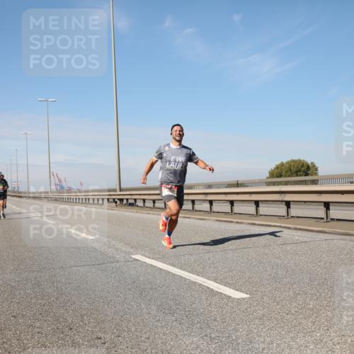 03.10.2025 - Köhlbrandbrückenlauf Yannick Fuchs http://msf.ph/oto/9184217 03.10.2025 11:39:56 Position 3  meine-sportfotos.de
