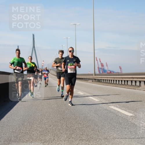 03.10.2025 - Köhlbrandbrückenlauf Yannick Fuchs http://msf.ph/oto/9184223 03.10.2025 11:39:58 Position 3 4060 meine-sportfotos.de