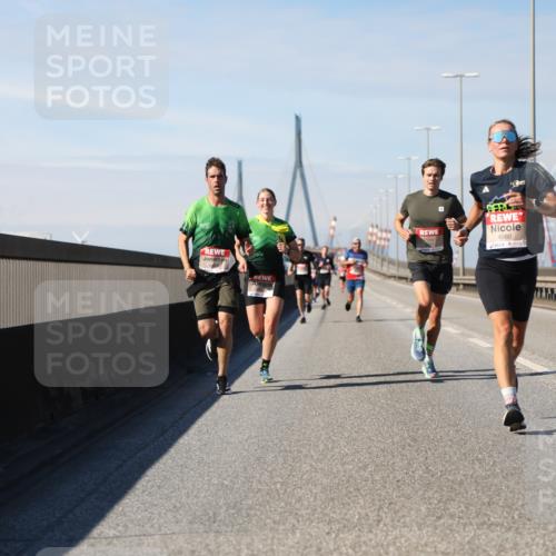 03.10.2025 - Köhlbrandbrückenlauf Yannick Fuchs http://msf.ph/oto/9184227 03.10.2025 11:39:59 Position 3 4060 meine-sportfotos.de