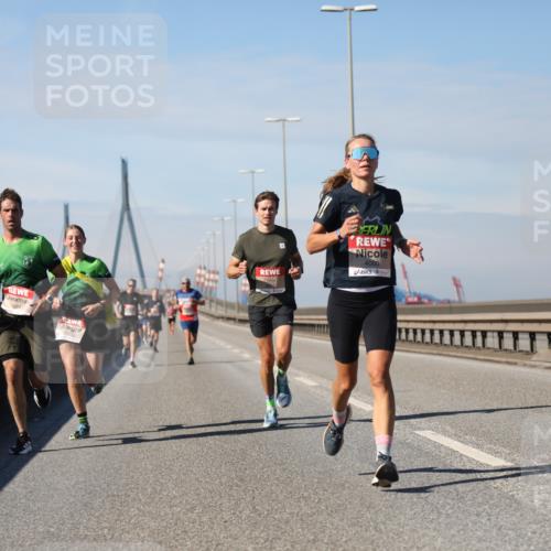 03.10.2025 - Köhlbrandbrückenlauf Yannick Fuchs http://msf.ph/oto/9184228 03.10.2025 11:39:59 Position 3 6624, 4060 meine-sportfotos.de