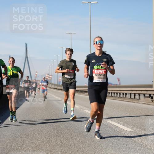 03.10.2025 - Köhlbrandbrückenlauf Yannick Fuchs http://msf.ph/oto/9184229 03.10.2025 11:39:59 Position 3 4060 meine-sportfotos.de