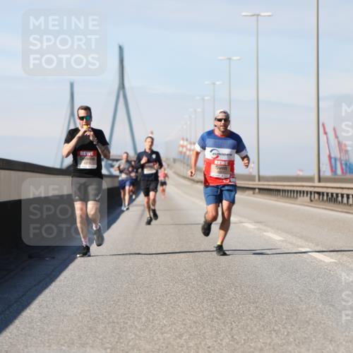 03.10.2025 - Köhlbrandbrückenlauf Yannick Fuchs http://msf.ph/oto/9184247 03.10.2025 11:40:04 Position 3  meine-sportfotos.de