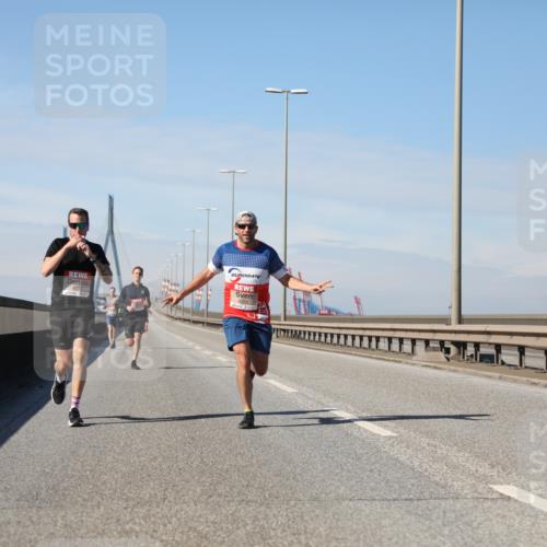 03.10.2025 - Köhlbrandbrückenlauf Yannick Fuchs http://msf.ph/oto/9184253 03.10.2025 11:40:05 Position 3 9 meine-sportfotos.de