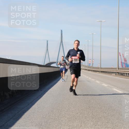 03.10.2025 - Köhlbrandbrückenlauf Yannick Fuchs http://msf.ph/oto/9184263 03.10.2025 11:40:08 Position 3  meine-sportfotos.de