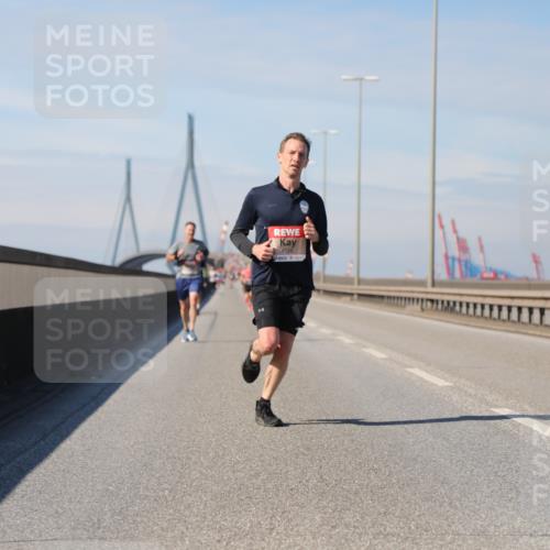 03.10.2025 - Köhlbrandbrückenlauf Yannick Fuchs http://msf.ph/oto/9184265 03.10.2025 11:40:08 Position 3 4598 meine-sportfotos.de