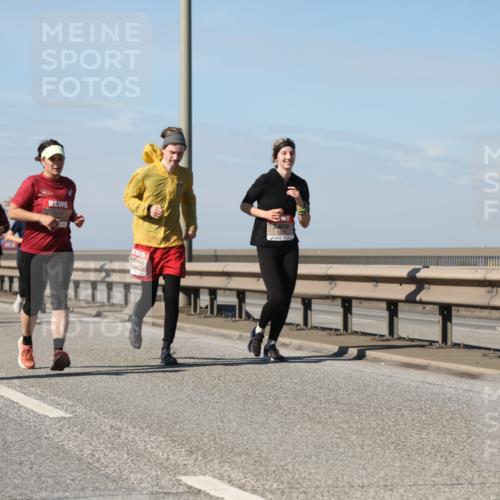 03.10.2025 - Köhlbrandbrückenlauf Yannick Fuchs http://msf.ph/oto/9184289 03.10.2025 12:01:46 Position 3 5712 meine-sportfotos.de