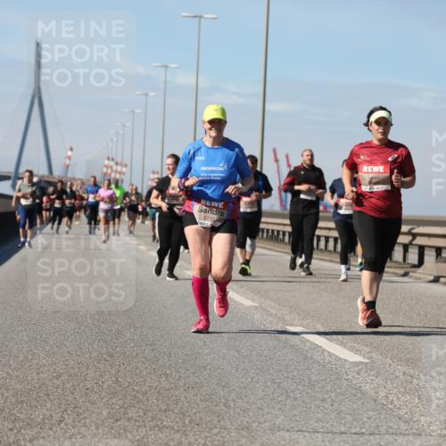 03.10.2025 - Köhlbrandbrückenlauf Yannick Fuchs http://msf.ph/oto/9184294 03.10.2025 12:01:46 Position 3 5712 meine-sportfotos.de
