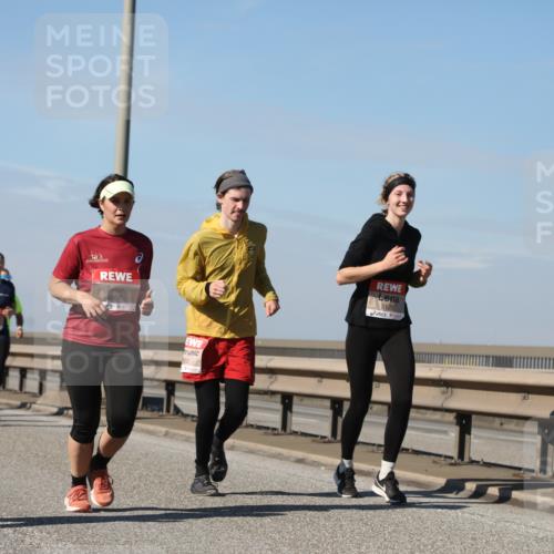 03.10.2025 - Köhlbrandbrückenlauf Yannick Fuchs http://msf.ph/oto/9184303 03.10.2025 12:01:47 Position 3 6807, 5125 meine-sportfotos.de