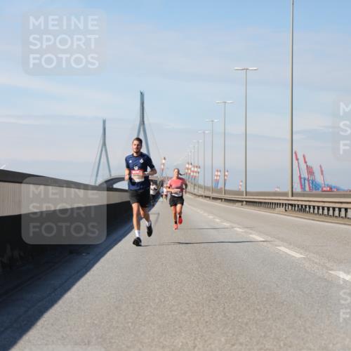 03.10.2025 - Köhlbrandbrückenlauf Yannick Fuchs http://msf.ph/oto/9184306 03.10.2025 11:40:17 Position 3  meine-sportfotos.de