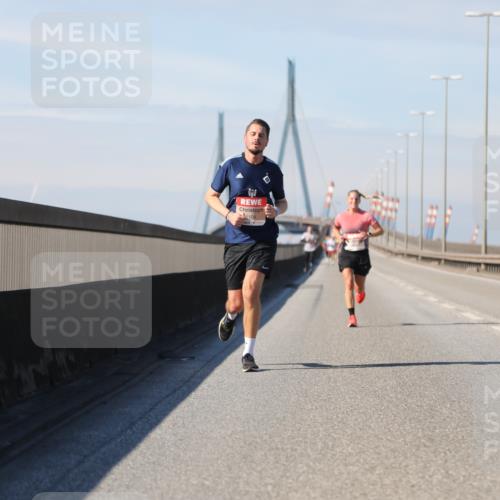 03.10.2025 - Köhlbrandbrückenlauf Yannick Fuchs http://msf.ph/oto/9184310 03.10.2025 11:40:18 Position 3 4104, 444 meine-sportfotos.de